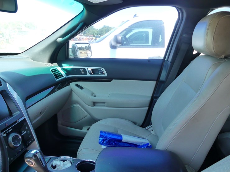 2012-ford-explorer-image-9