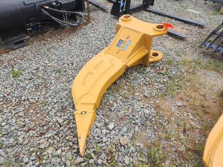 caterpillar-320-image-1