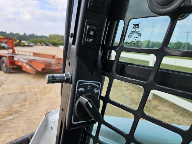 2019-bobcat-s590-image-27