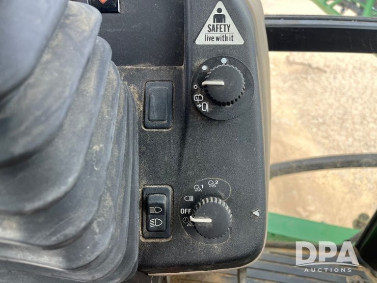 2012-john-deere-4630-image-36