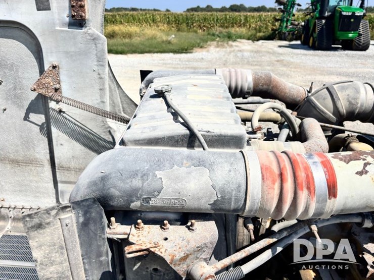 1993-peterbilt-377-image-66