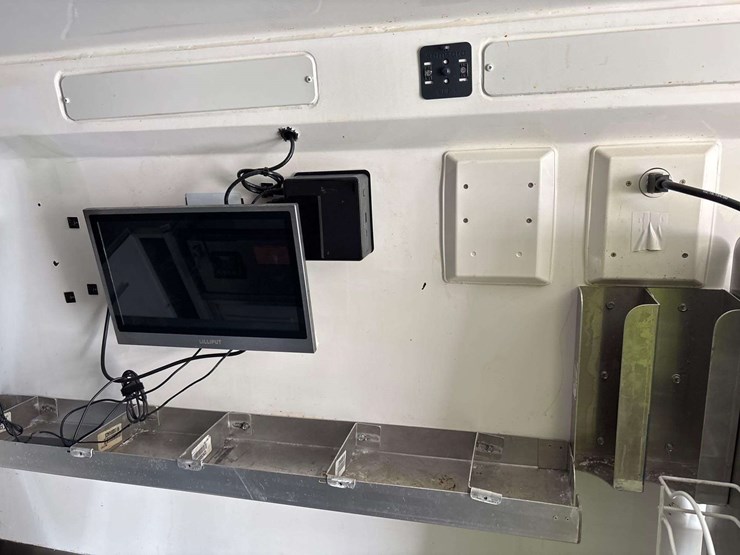 2021-mercedes-benz-sprinter-4500-image-21
