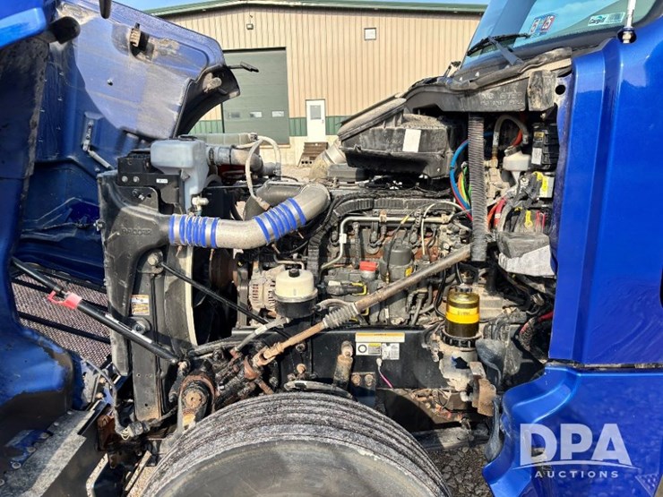 2019-peterbilt-567-image-59