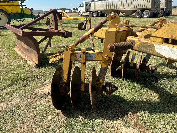 #32162-•-prime-1016-9"-tandem-levee-plow-image-22