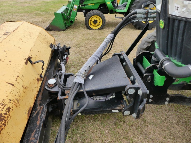 john-deere-4052r-image-11