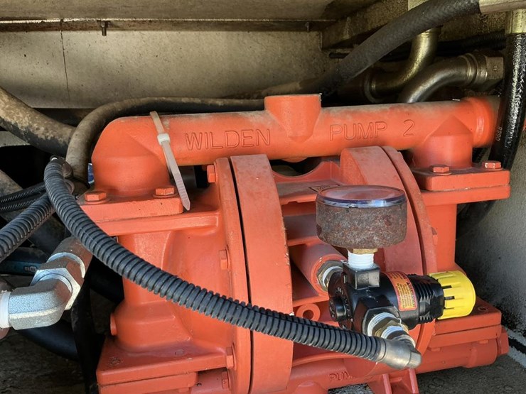 2020-peterbilt-337-image-63