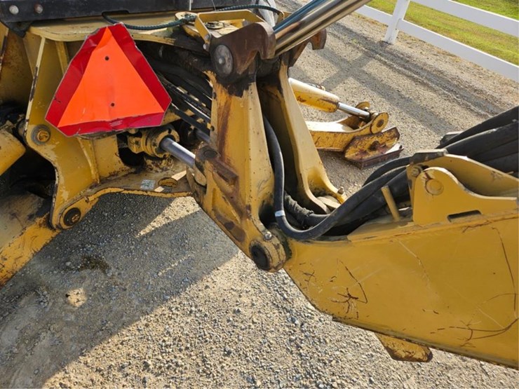 caterpillar-430d-image-22