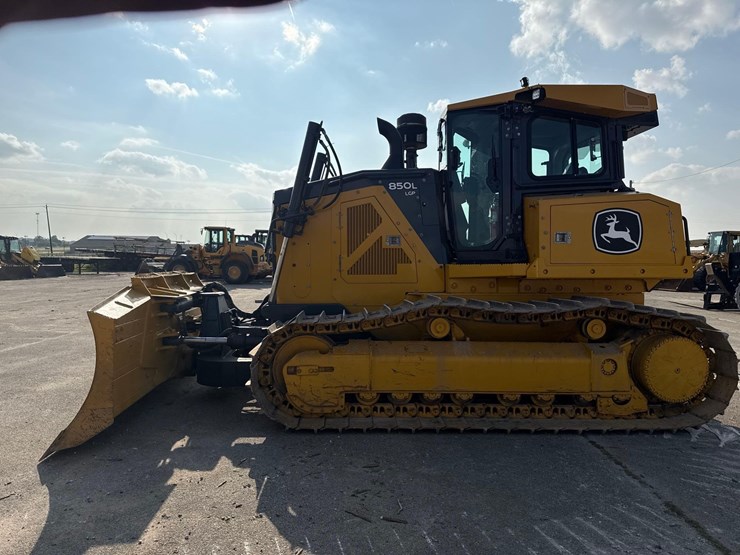 2020-deere-850l-lgp-image-6