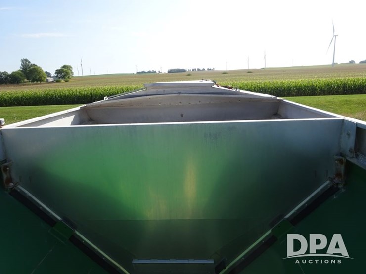 2020-john-deere-2020-image-39
