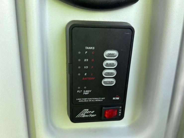 2022-mercedes-benz-sprinter-4500-image-37