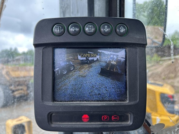 2014-deere-824k-image-74