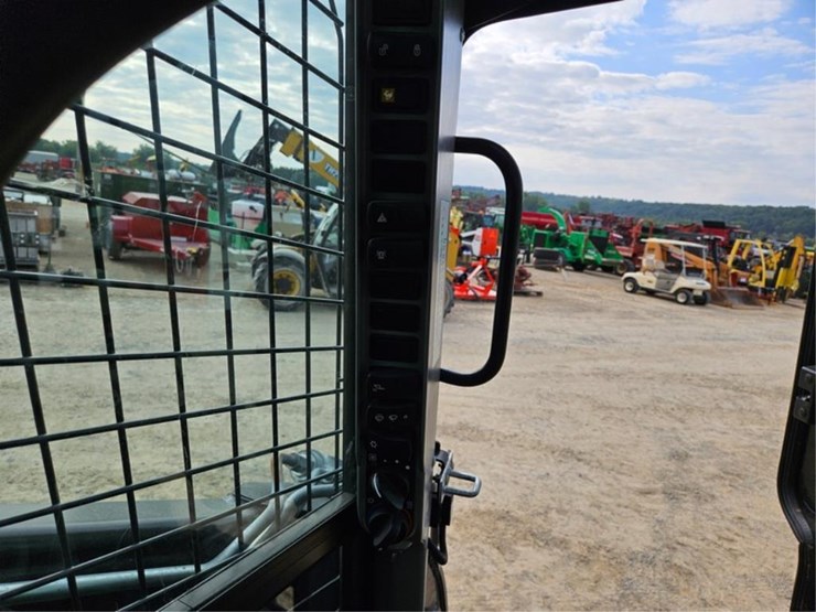 new-holland-l328-image-23
