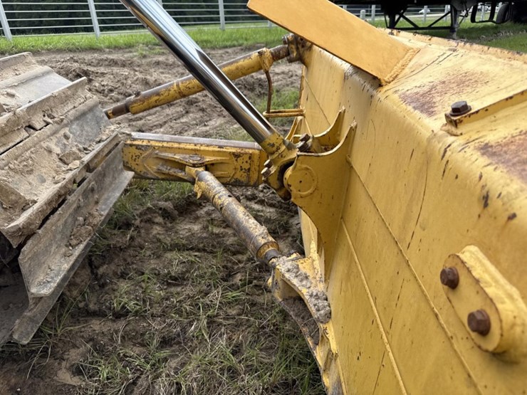 2014-komatsu-d65px-17-image-13