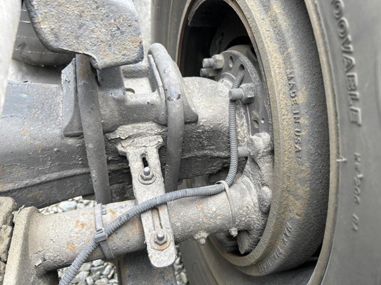 #5003-•-2009-freightliner-sleeper-cab-truck-tractor-image-16