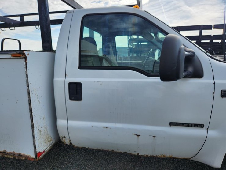 2002-ford-f550-image-27