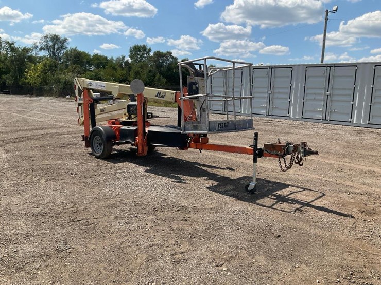 2012-jlg-t350-image-1