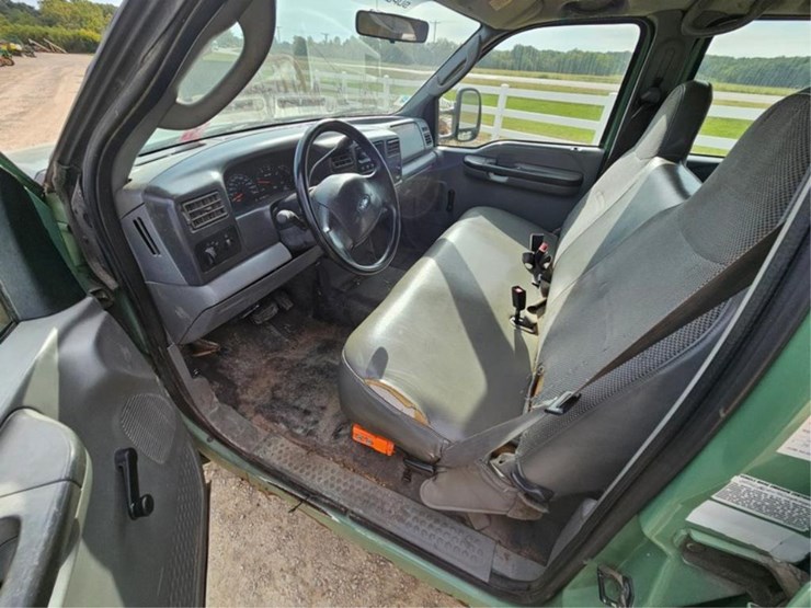 2004-ford-f350-image-23