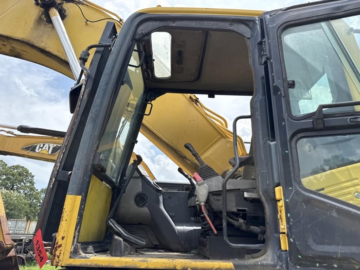 2015-komatsu-pc490-lc-11-image-30