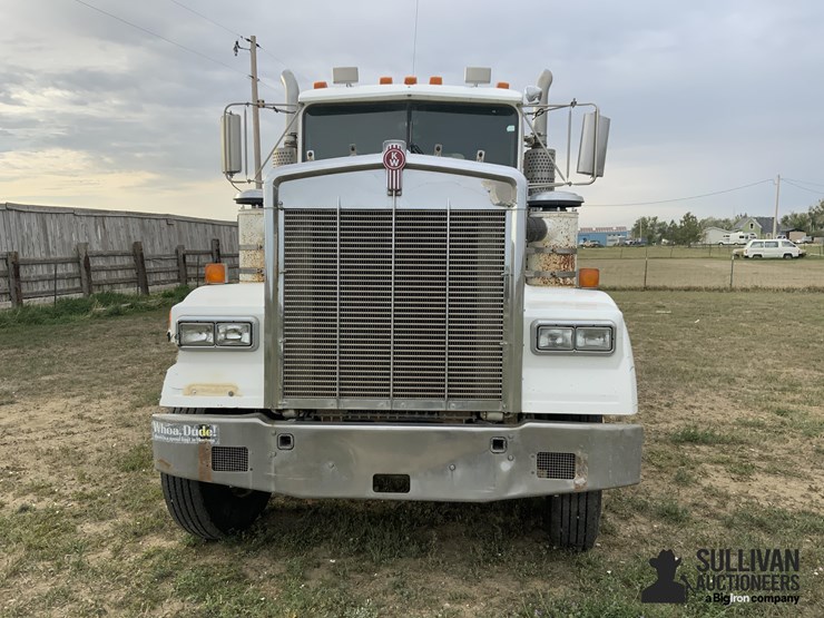 1990-kenworth-w900b-image-2