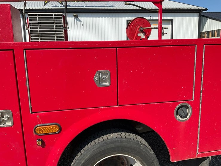 2015-ford-f550-image-34