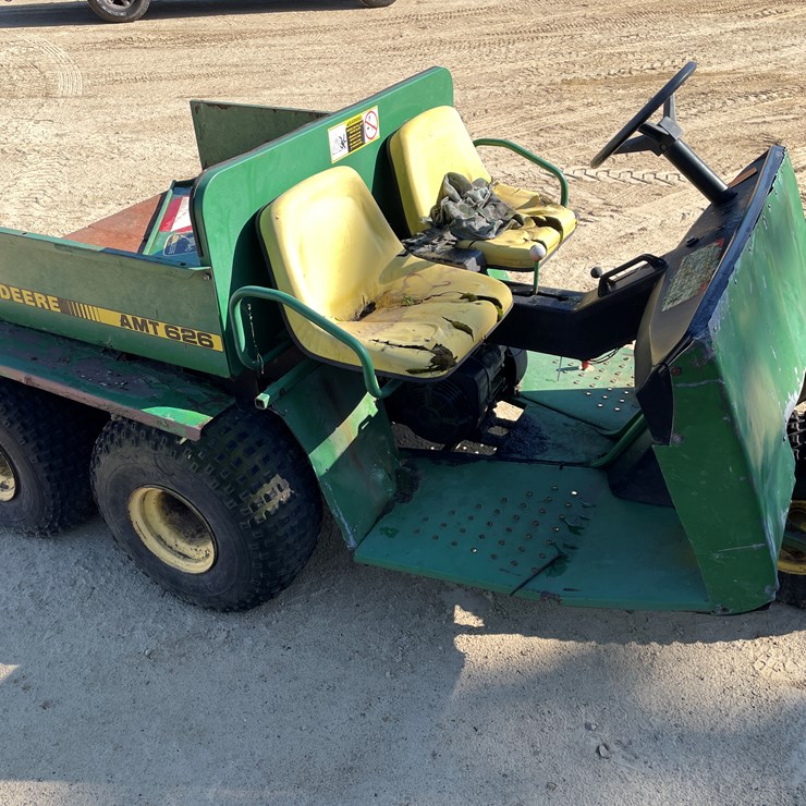 JOHN DEERE GATOR