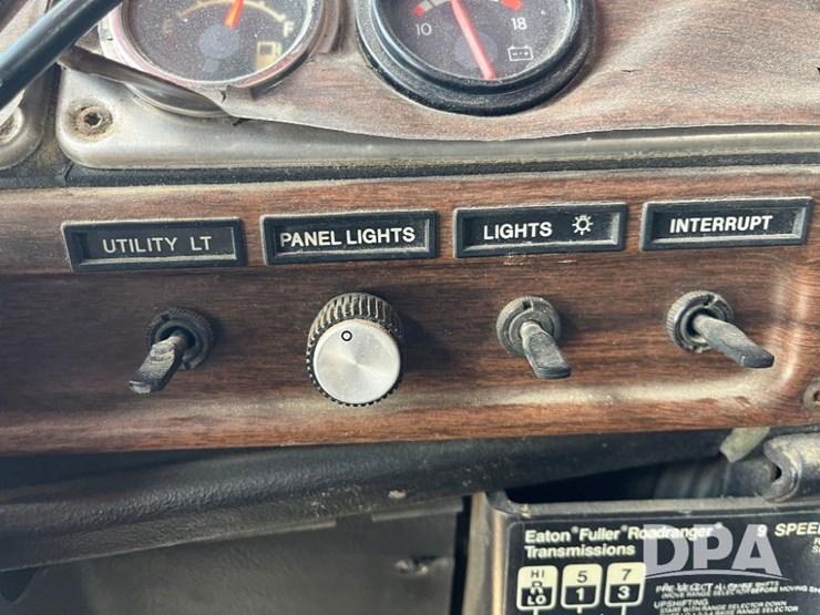 1991-freightliner-truck-(jn2955,-unit-758)-image-69