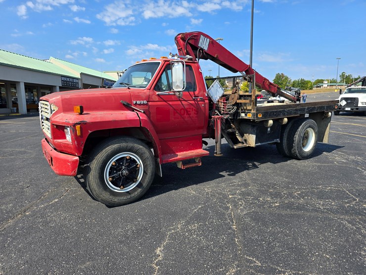 1990-ford-f800-image-4