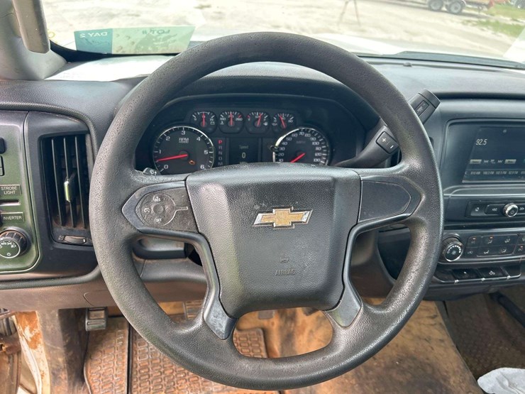 2016-chevrolet-silverado-3500hd-image-11