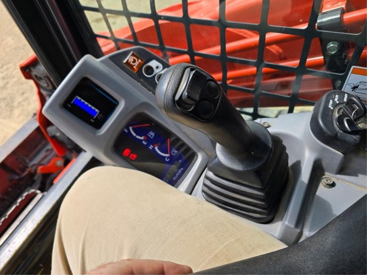 kubota-svl95-2s-image-15