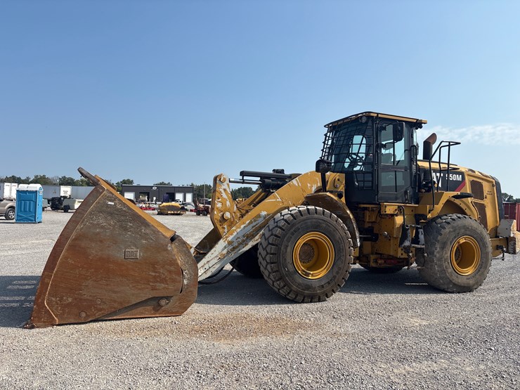 2016-caterpillar-950m-image-1