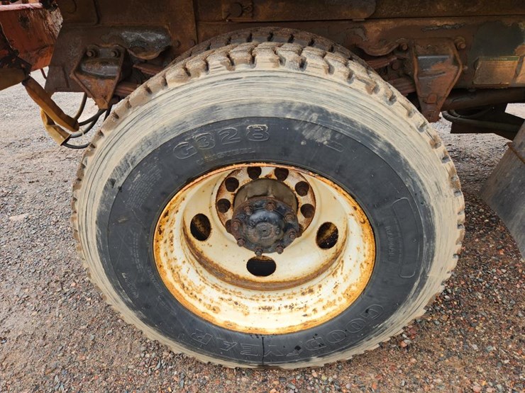 #1648-•-sterling-single-axle-patrol-truck-image-82