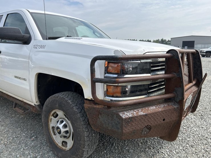 2015-chevrolet-2500hd-image-10