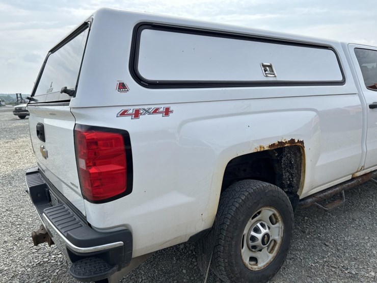 2015-chevrolet-2500hd-image-15