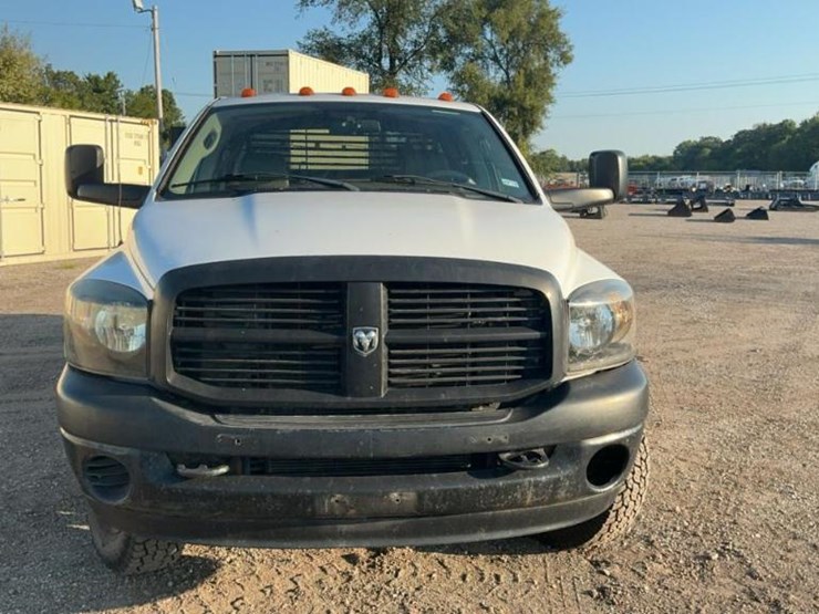2007-dodge-ram-3500-image-10