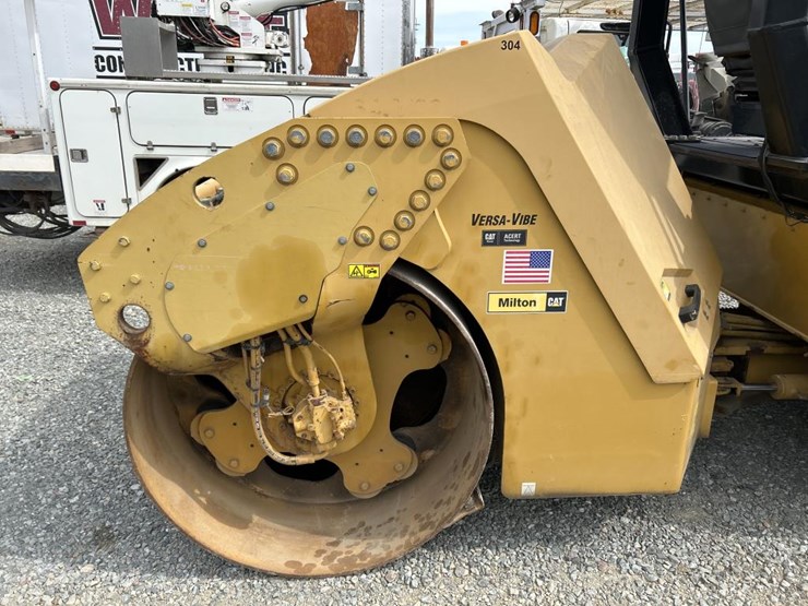 caterpillar-cb54-image-9