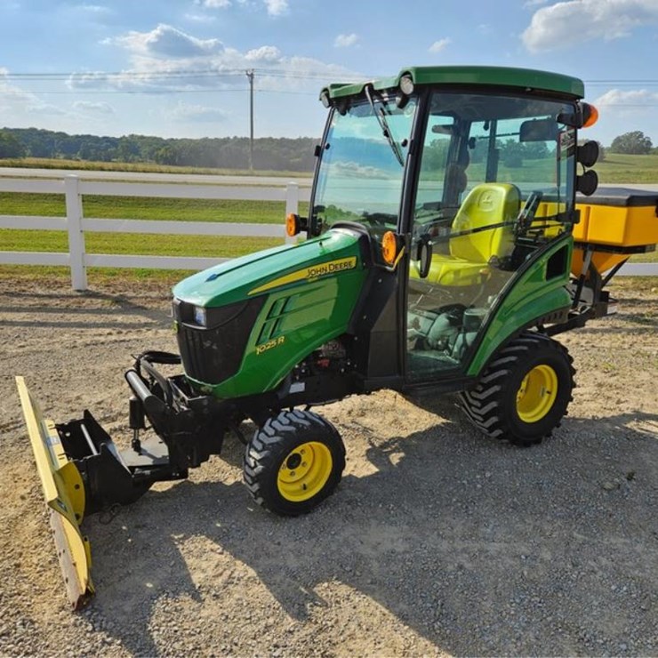 JOHN DEERE 1025R