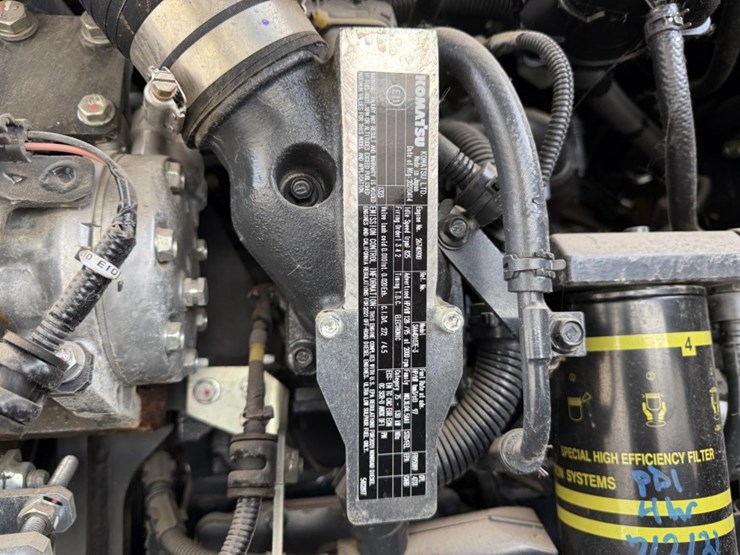 2021-komatsu-wa200-8-image-37