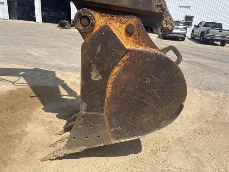 2006-deere-160c-lc-image-32