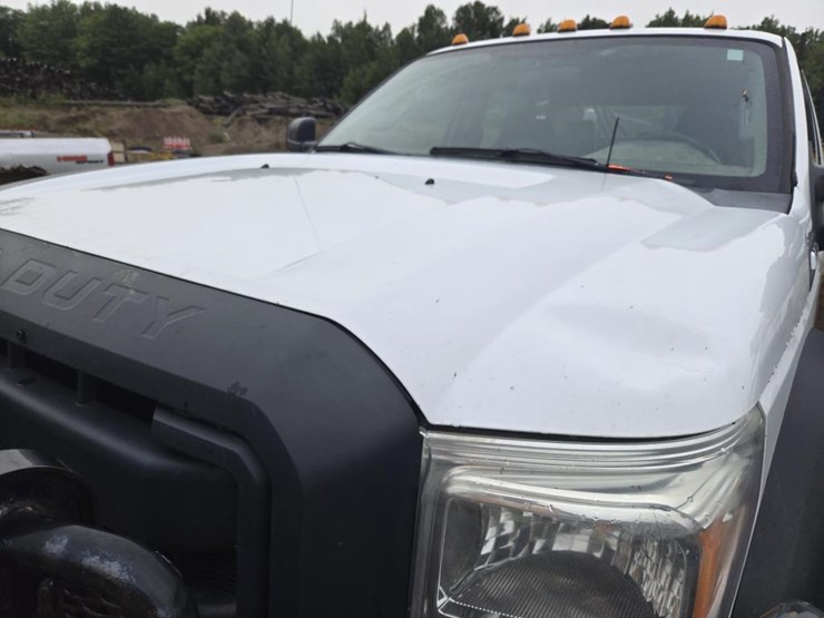 2011-ford-f550-image-12