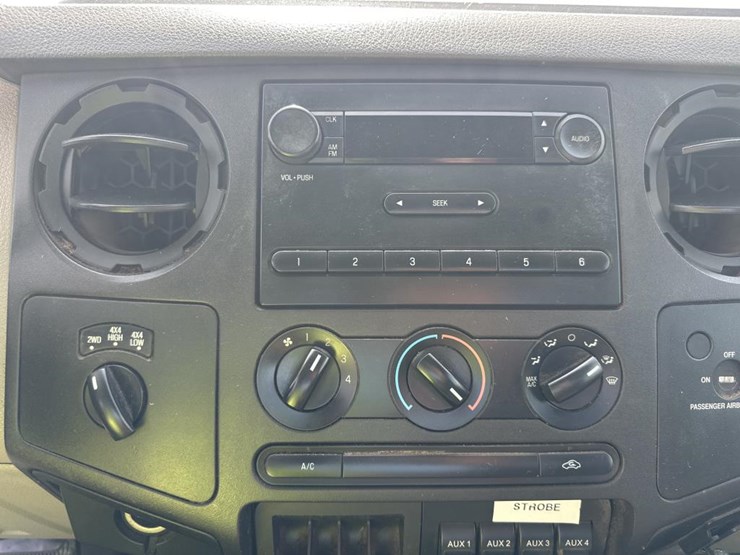 2010-ford-f250-image-32