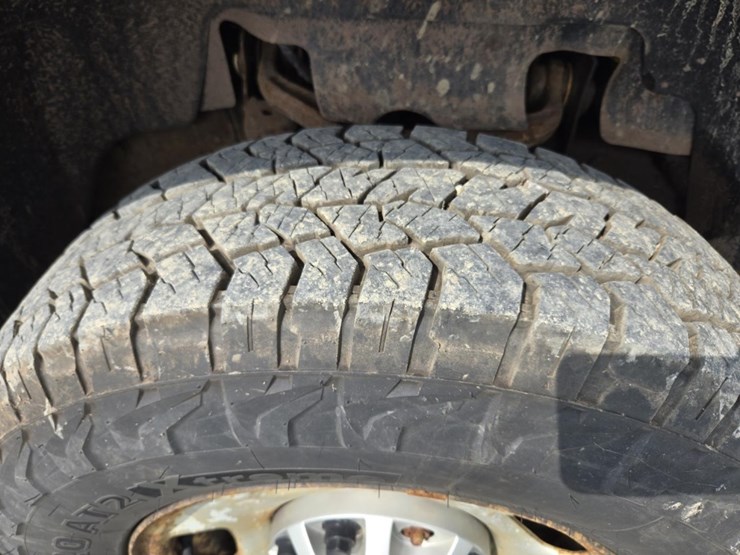 2011-chevrolet-2500hd-image-60