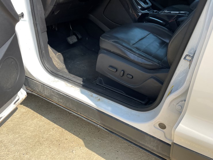 2014-ford-escape-image-36