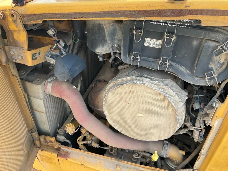 2012-caterpillar-d6t-lgp-image-39