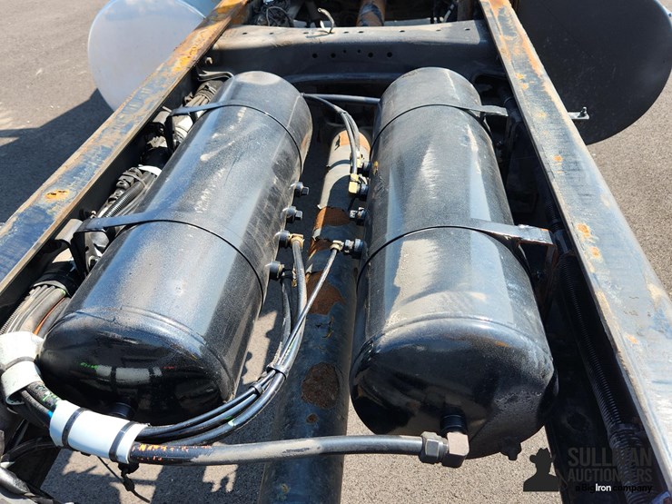2016-kenworth-t880-image-15