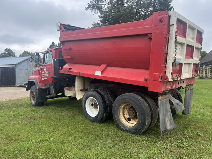1993-ford-l9000-image-3