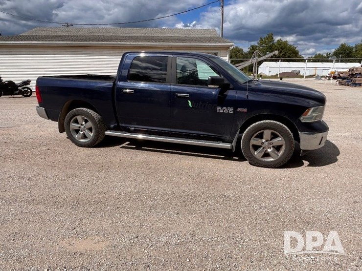2016-dodge-ram-1500-image-3