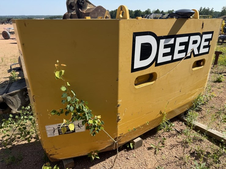 2020-deere-670g-lc-image-37