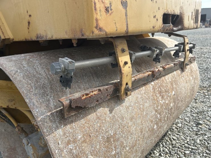 caterpillar-cb-224c-image-11