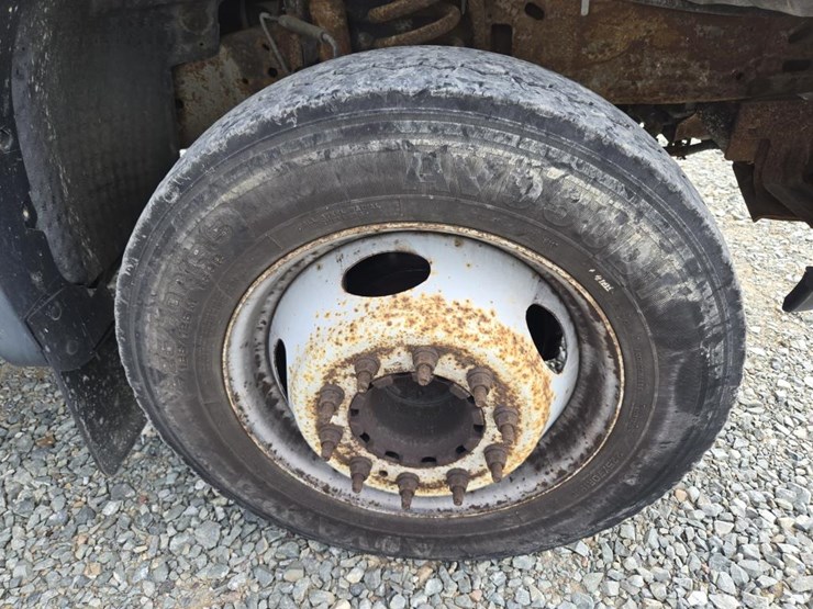 2006-ford-f550-image-58