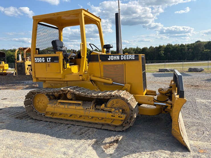 deere-550g-lt-image-3